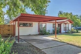 900 Vaquero St in White Settlement, TX - Building Photo - Building Photo