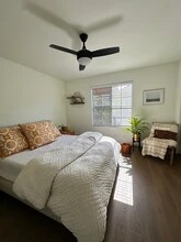 1465 Vaquero Gln in Escondido, CA - Foto de edificio - Building Photo