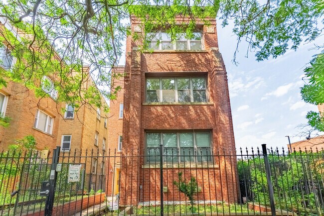 7630 N Marshfield Ave, Unit 2 in Chicago, IL - Building Photo - Building Photo