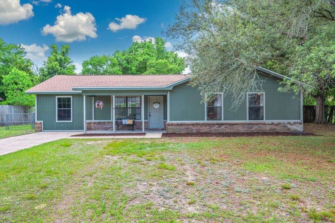 212 Grand Prix Dr in Crestview, FL - Building Photo