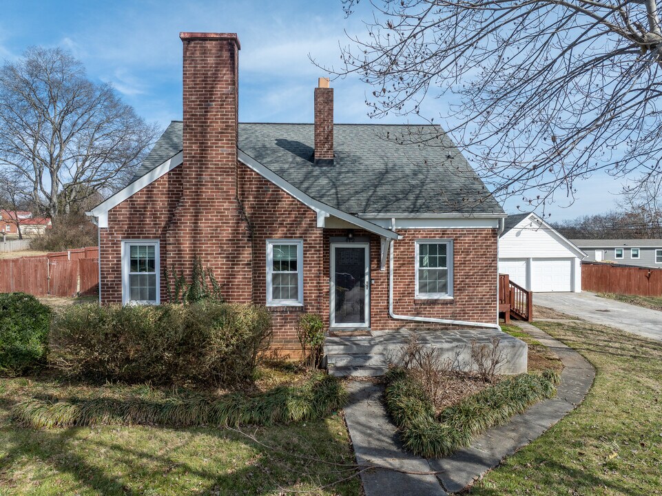 412 Keeble St in Maryville, TN - Building Photo