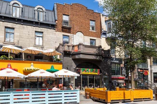 1617-1619 Saint-Denis Rue