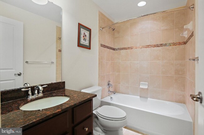 7200 Dorchester Woods Ln in Severn, MD - Foto de edificio - Building Photo