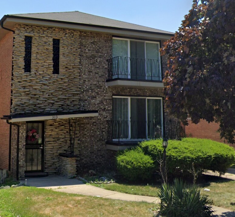 323 Luella Ave, Unit 1 in Calumet City, IL - Building Photo