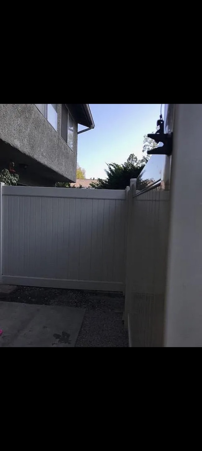 486 Serento Cir in Thousand Oaks, CA - Building Photo - Building Photo