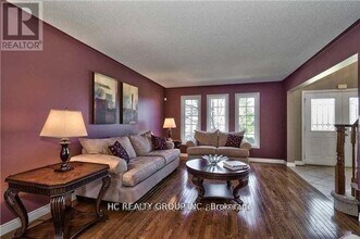 2171 Brays Ln in Oakville, ON - Building Photo - Building Photo