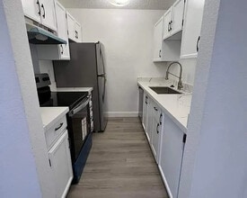 1175 Harrington Pl NE in Renton, WA - Building Photo - Building Photo