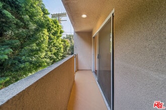 1508 Greenfield Ave in Los Angeles, CA - Building Photo - Building Photo