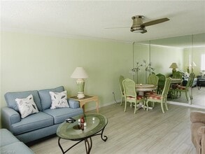 180 Cypress Way E-Unit -C117 in Naples, FL - Building Photo - Building Photo