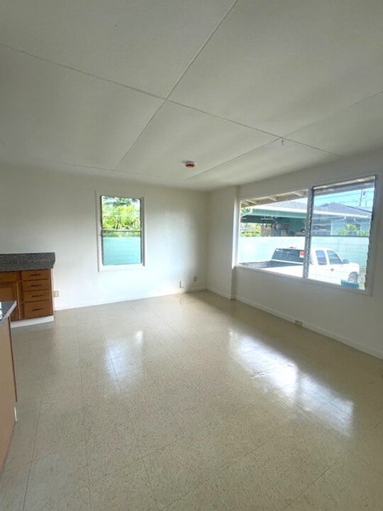 533 Maluniu Ave in Kailua, HI - Building Photo