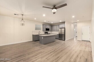 129 W Latona Rd in Phoenix, AZ - Building Photo - Building Photo