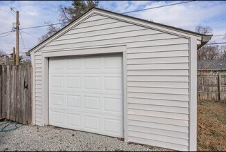 2006 Randall Rd in Indianapolis, IN - Foto de edificio - Building Photo