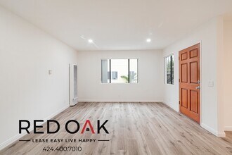 354-360 Rennie Ave in Los Angeles, CA - Building Photo - Building Photo