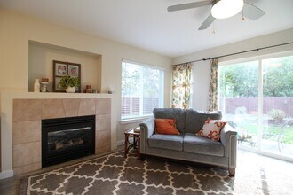 1559 Stremler Dr in Oak Harbor, WA - Building Photo - Building Photo