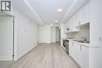 461 Green Rd in Hamilton, ON - Building Photo - Building Photo