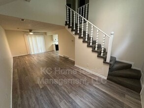 24 Cherry St in Liberty, MO - Building Photo - Building Photo