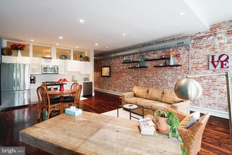 126 N 3rd St-Unit -2 in Philadelphia, PA - Building Photo - Building Photo