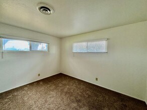 991 Granada Cir in Los Banos, CA - Building Photo - Building Photo