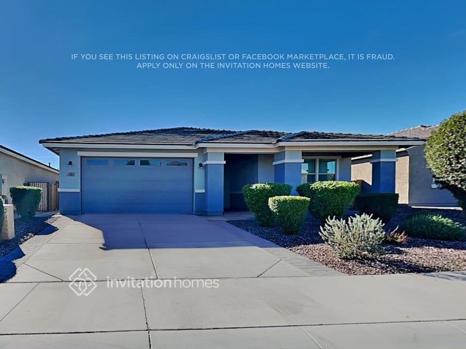 18607 W Reade Ave in Litchfield Park, AZ - Foto de edificio
