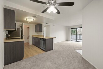 Mission Peaks II in Fremont, CA - Foto de edificio - Building Photo