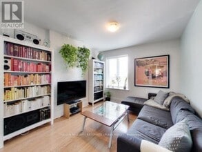 4 Stonehouse Crescent in Toronto, ON - Building Photo - Building Photo