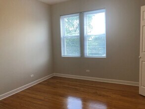3003 N Spaulding Ave, Unit 3 in Chicago, IL - Building Photo - Building Photo