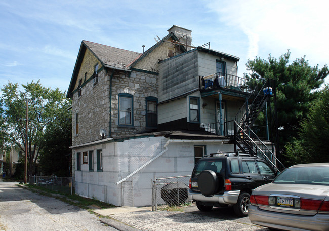 Bldg A in Conshohocken, PA - Foto de edificio - Building Photo