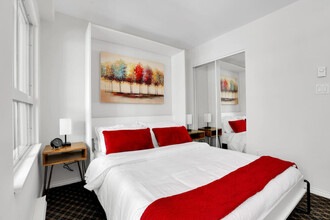 910 Beach Ave in Vancouver, BC - Building Photo - Building Photo