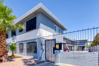 Sunrise Apartments in Las Vegas, NV - Building Photo - Primary Photo