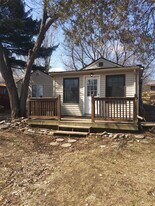 9570 Cooley Lake Rd in White Lake, MI - Building Photo