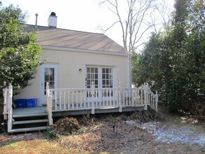 102 Jones St in Chapel Hill, NC - Building Photo - Building Photo
