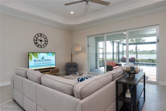 15122 Blue Bay Cir in Ft. Myers, FL - Foto de edificio - Building Photo