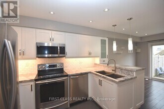 42 Village Vista Way in Vaughan, ON - Building Photo - Building Photo