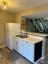 4945 Singleton Dr in Hilliard, OH - Foto de edificio - Building Photo