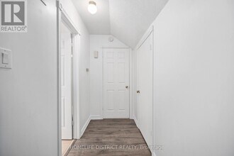 1 Grovepark St in Richmond Hill, ON - Building Photo - Building Photo