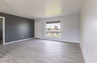 7141 N 16th St, Unit 216 in Phoenix, AZ - Building Photo - Building Photo