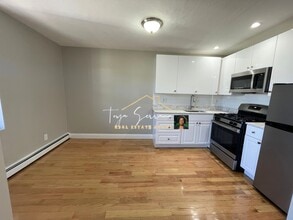 67 Shawmut St, Unit 3 in Chelsea, MA - Building Photo - Building Photo