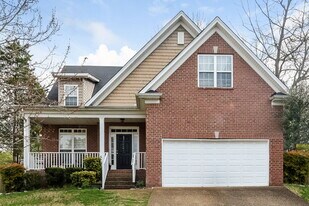609 Oak Cove Ct in Mount Juliet, TN - Building Photo