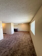 1203 Mitchell St in Klamath Falls, OR - Building Photo - Building Photo