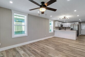 824 W 47th St in Savannah, GA - Building Photo - Building Photo