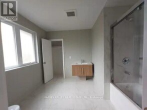 32 Santa Barbara Rd in Toronto, ON - Building Photo - Building Photo