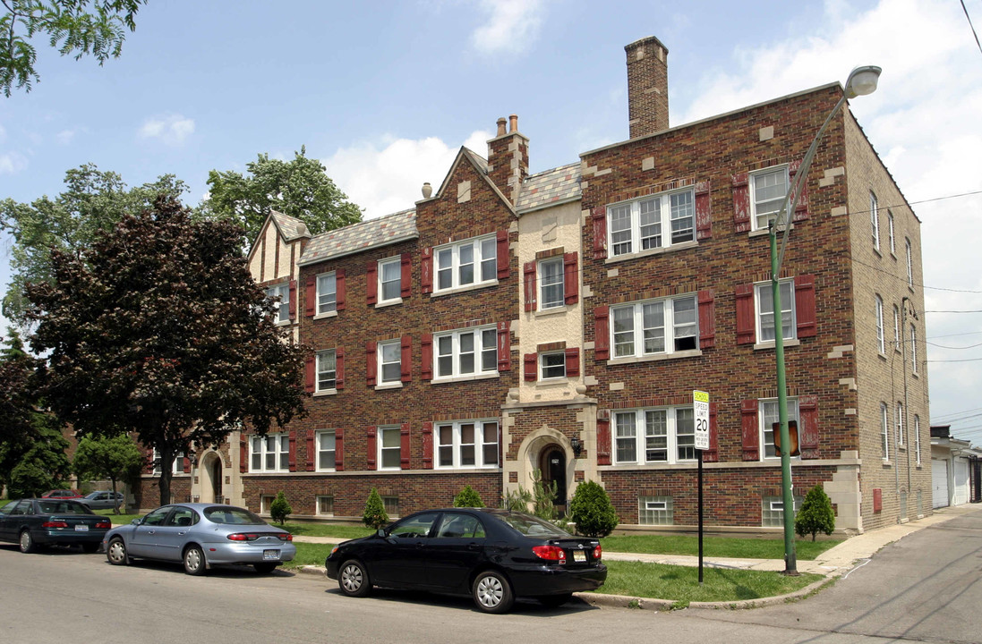 2715 N Lockwood Ave in Chicago, IL - Foto de edificio