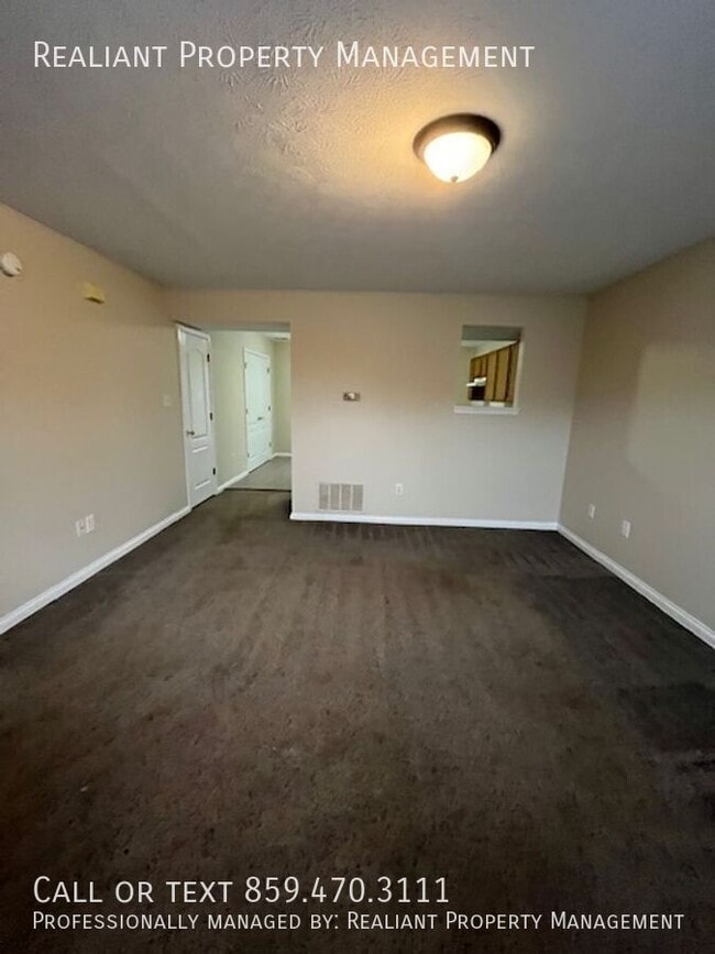 235 John Sutherland Dr in Nicholasville, KY - Building Photo - Building Photo