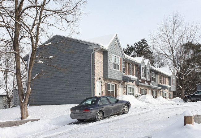 Clintonview Townhomes in New Hartford, NY - Building Photo - Building Photo