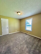 562 Jacquie Dr in Clarksville, TN - Building Photo - Building Photo
