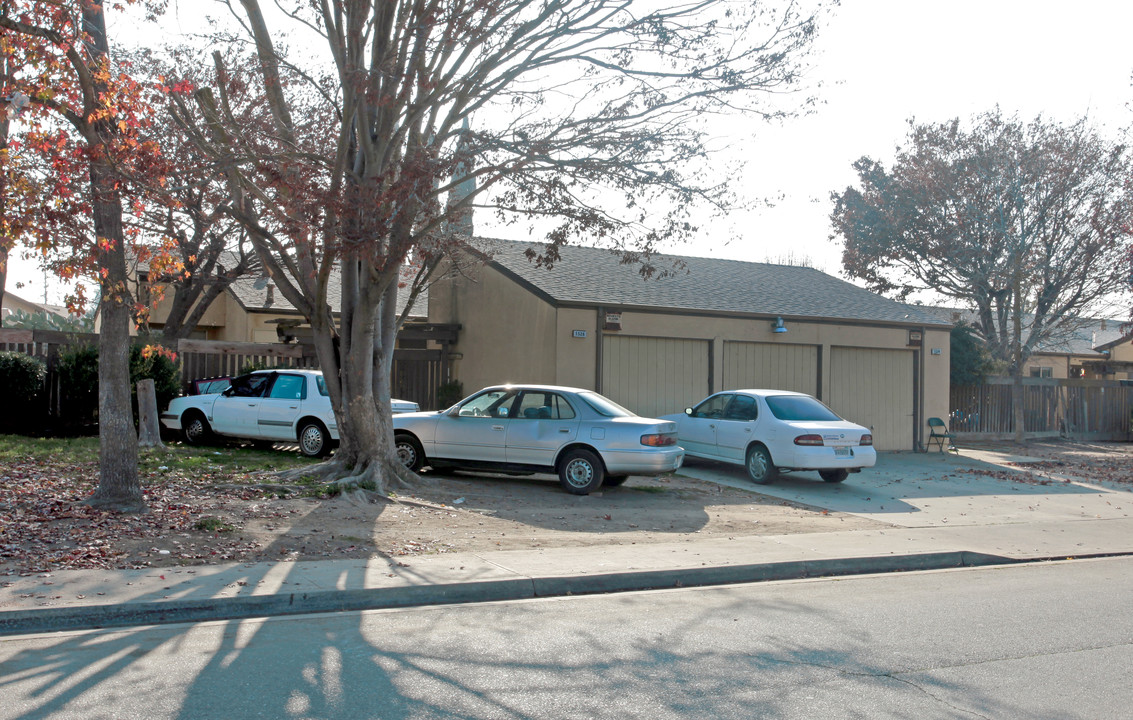 1524-1526 Giddings St in Ceres, CA - Building Photo