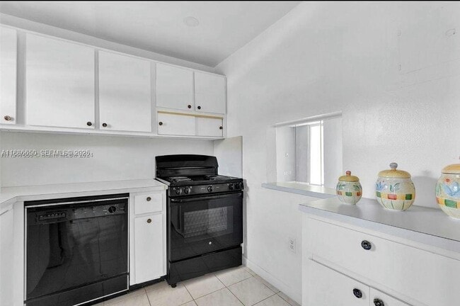 property at 8100 Sunrise Lakes Blvd