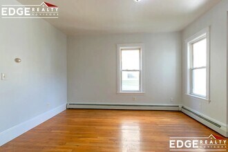 28 Mt Hope St, Unit 1 in Boston, MA - Building Photo - Building Photo