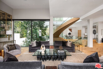 1729 Angelo Dr in Beverly Hills, CA - Building Photo - Building Photo