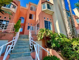 221 Donax Ave in Imperial Beach, CA - Building Photo